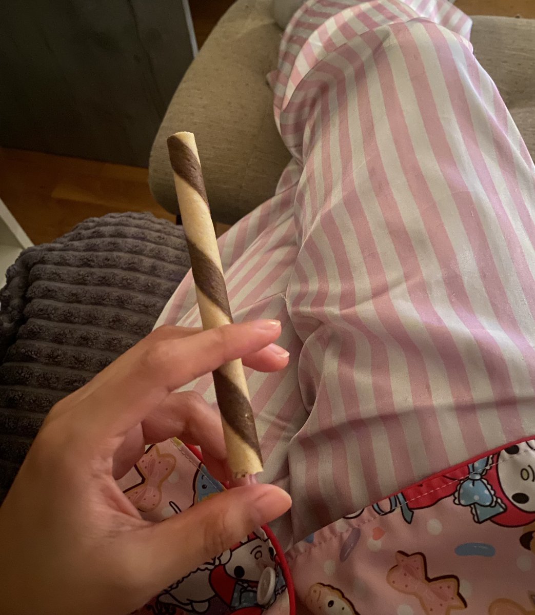 virtualmimiii's tweet image. something to take the edge off