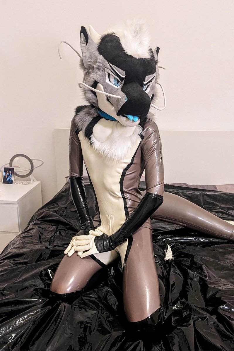 SiepnirDerg's tweet photo. Waiting for you~ https://t.co/acu0sOtwIW