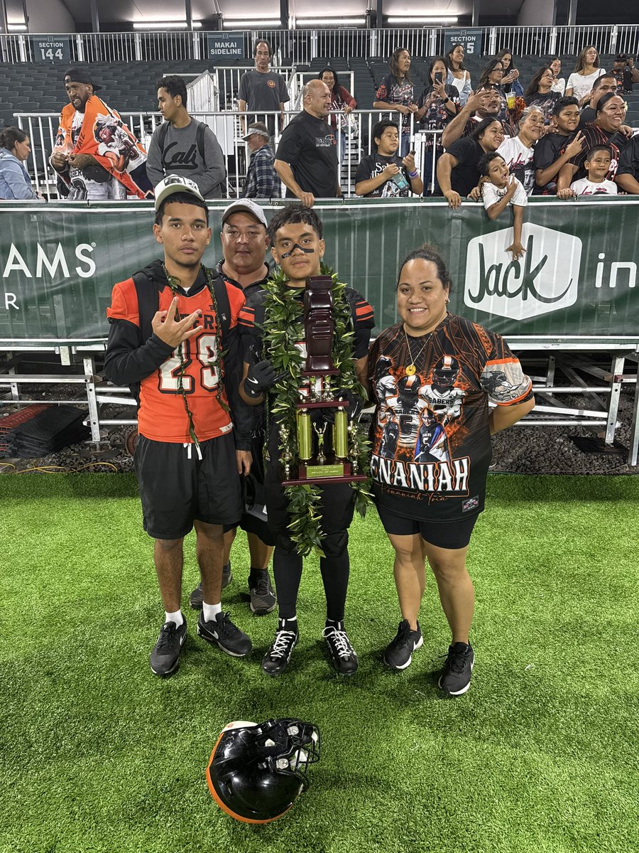 kenaniahtoia's tweet photo. Open Division State Champions! All glory to God. 

#GoSabers#Champions2025

@GregBiggins @BrandonHuffman @SaberFootballHI @Saber_athletics @ohanafbrecruits https://t.co/aN8PXDV2NO