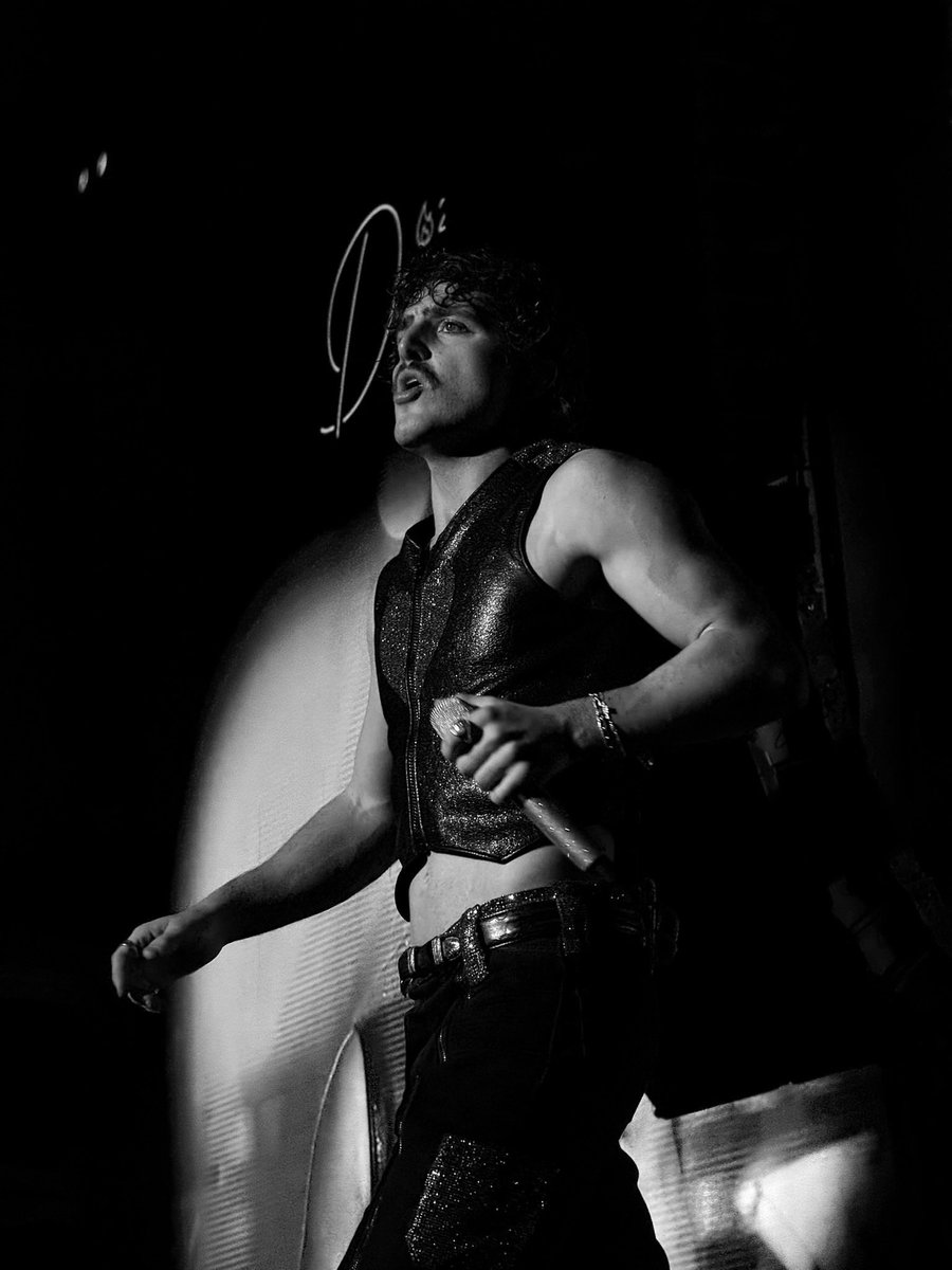 watbrenton's tweet photo. @bensonboone in San Fran 🕺❤️

#bensonboone #music #USA https://t.co/4EqAJ4hDRW