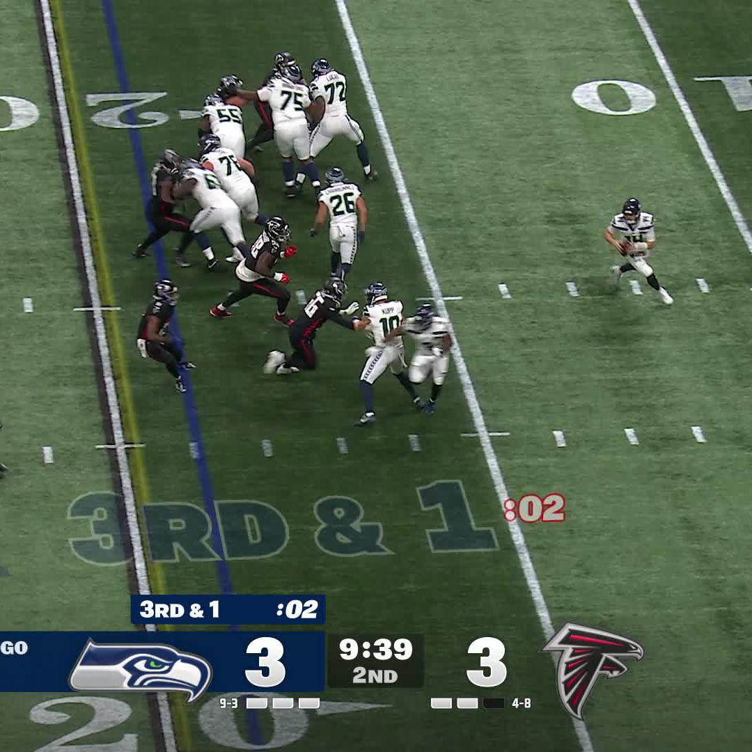 Deflected and delivered right in to @_Bigmikee1's hands 😱
FOX | NFL+
#ProBowlVote x @_Bigmikee1