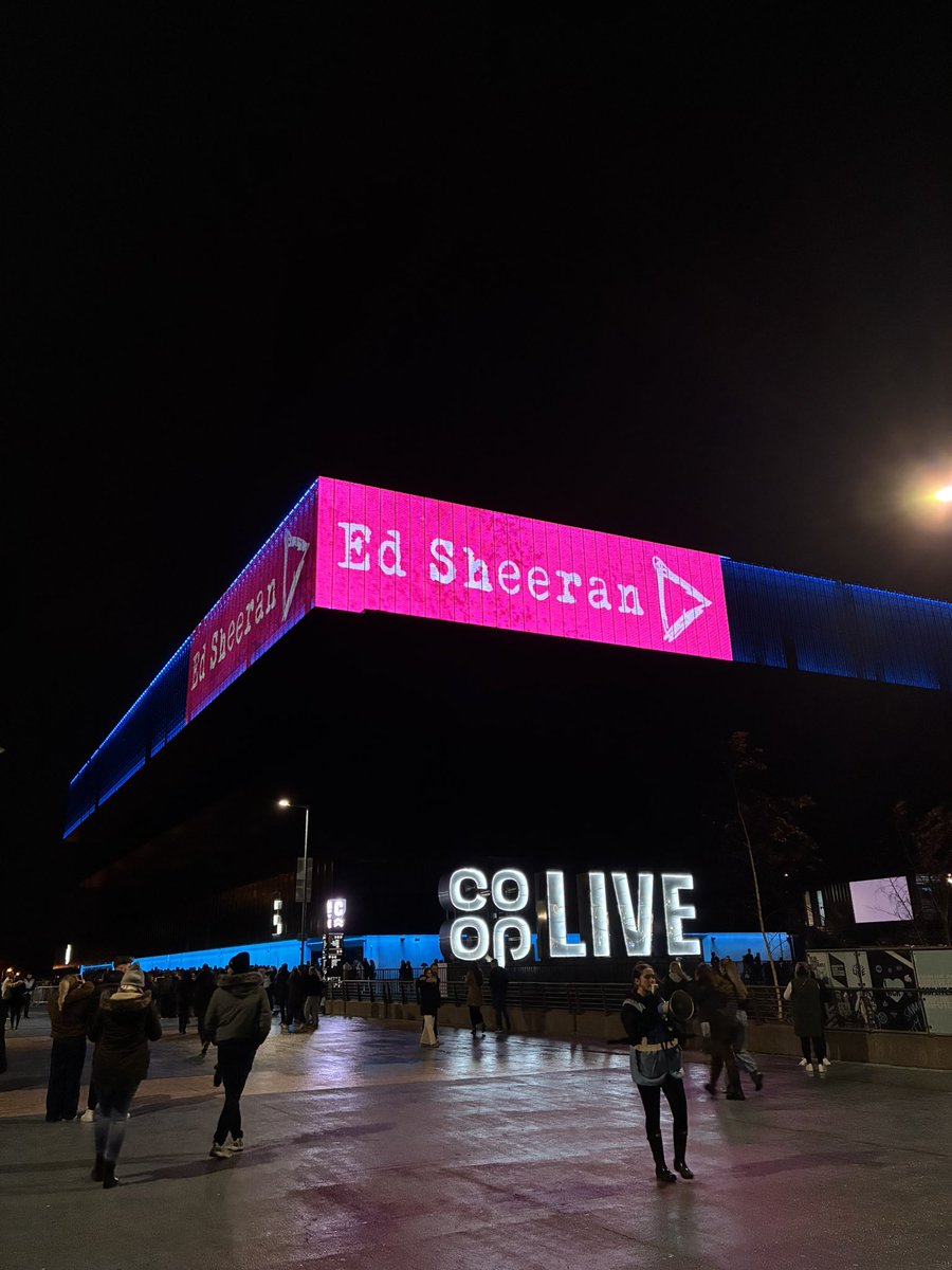 andyymcfc's tweet image. I’m by the Etihad but funnily enough it’s not to watch City…