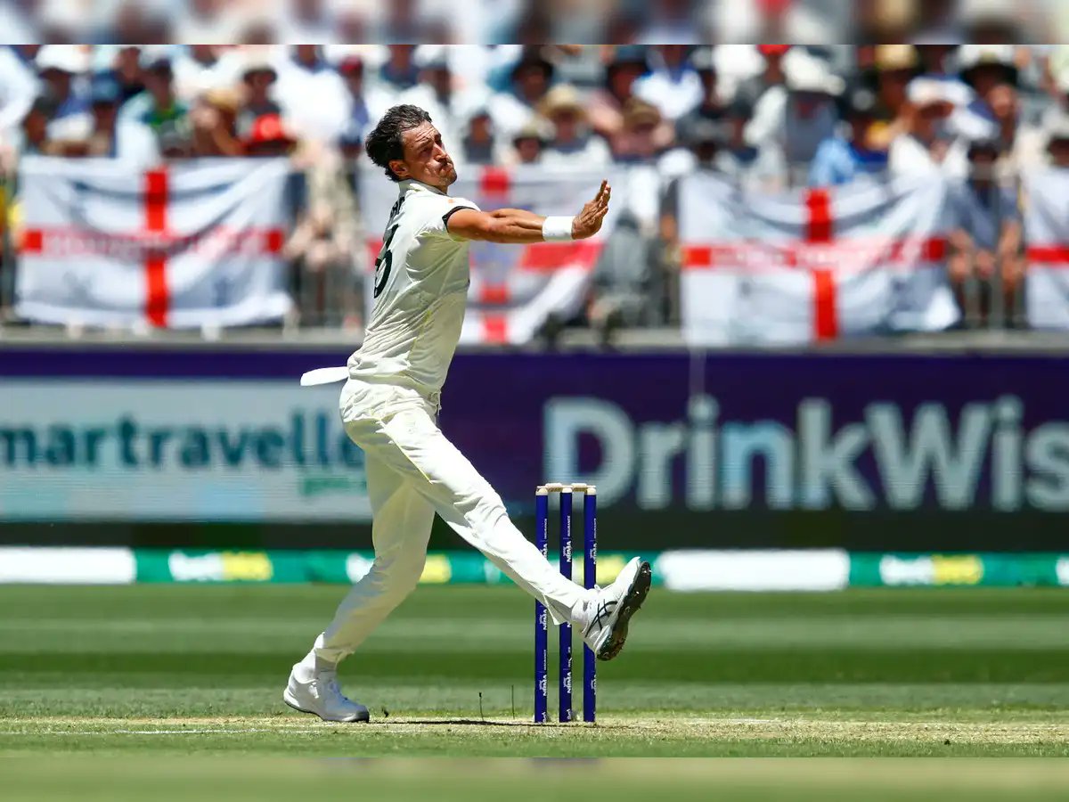 BasuSaumi's tweet photo. #Ashes2025
#ashes25 
It's 2 On 2 🔥
Aussies To Attack In Full Force🥶🥵
It's Actually #MitchellStarc 🏏
#TestCricket https://t.co/0Spn7QjSJG