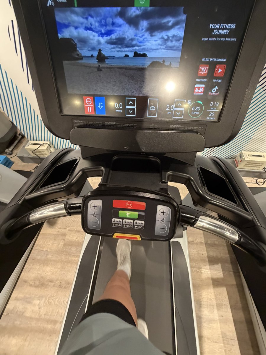 ImMrkAngl's tweet photo. Nag gygym pero ganyan tugtugan.. 🙃🙃😭 https://t.co/l9dRlKql1E