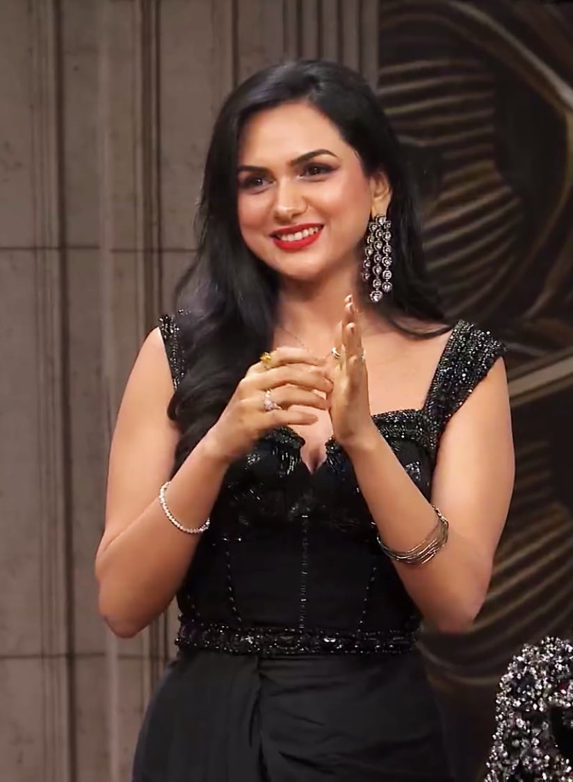 hot husband x hottest wifey 

#GauravKhanna𓃵 #BiggBoss19GrandFinale