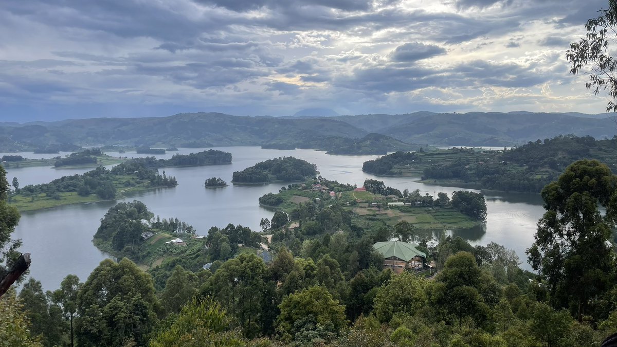 PeterMugogo's tweet photo. Knocked out a refreshing 5km run around Lake Bunyonyi from Acadia Lodge this evening . The air, the hills, the silence, the views… some things words can’t capture . You simply have to experience them. 🌄🏃‍♂️🇺🇬 #ExploreUganda #BunyonyiMagic #RunningWild” https://t.co/KLB00nlwu9