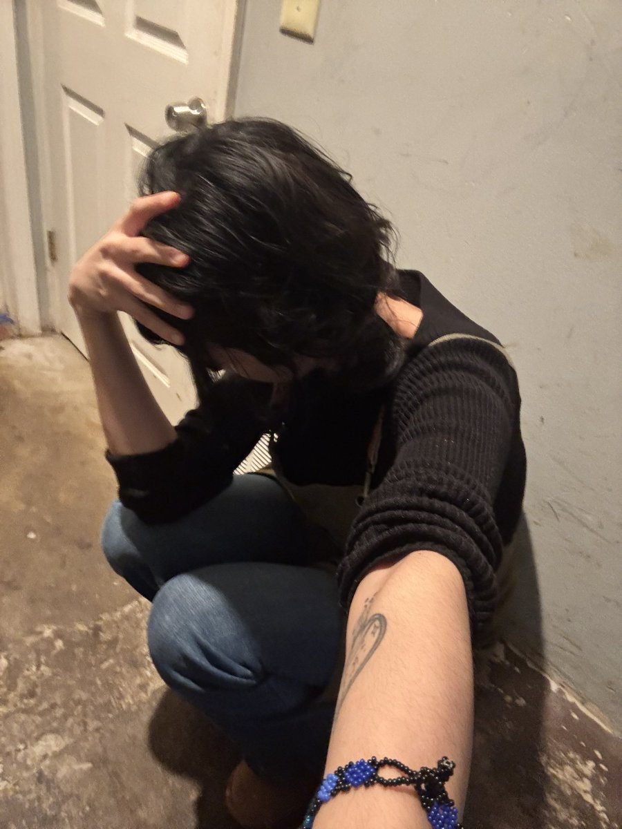 serving L while overstimulated at work. fuck my stupid chungus wagecuck life.