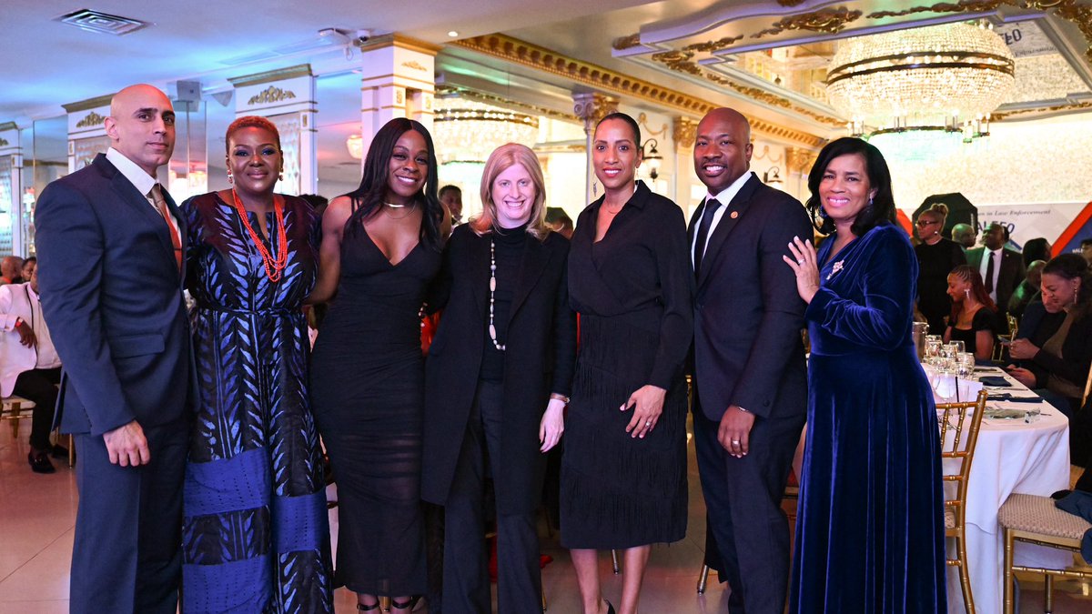 NYPDPC's tweet image. The Haitian American Law Enforcement Fraternal Organization’s 27th anniversary dinner last night was a celebration of achievement and a recognition of a community rising in number and impact across the NYPD! 

New York is home to one of the largest Haitian communities in the…