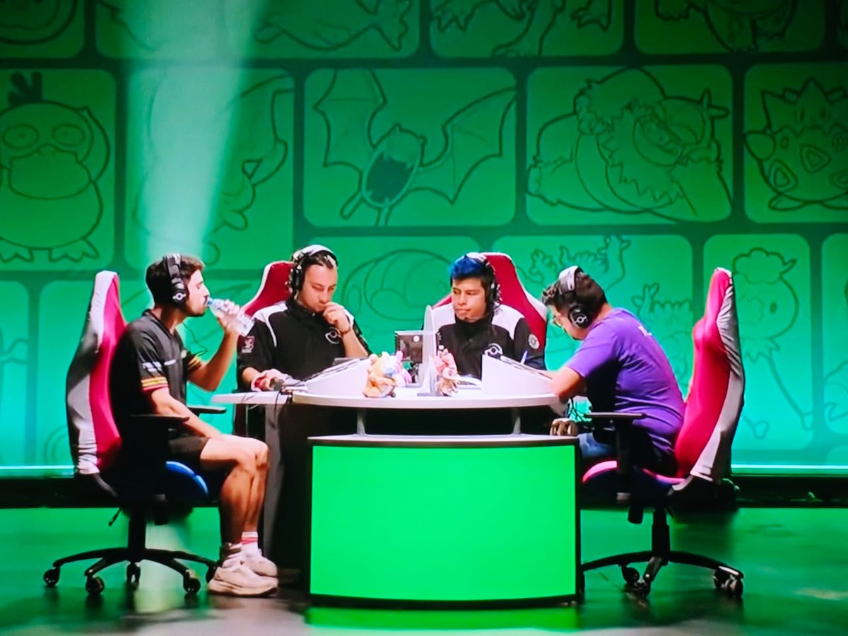 Gente Bonita:

Con mucho gusto les comparto que he sido seleccionado como Juez Principal para #PokémonGO en el próximo Regional de Santiago, Chile. Muchas gracias a los Organizadores <a href="/BigbangCopag/">Bigbang Copag</a> por la confianza y a ustedes por todo su apoyo. Un nuevo país por conocer.
🥳🙏🎉✨