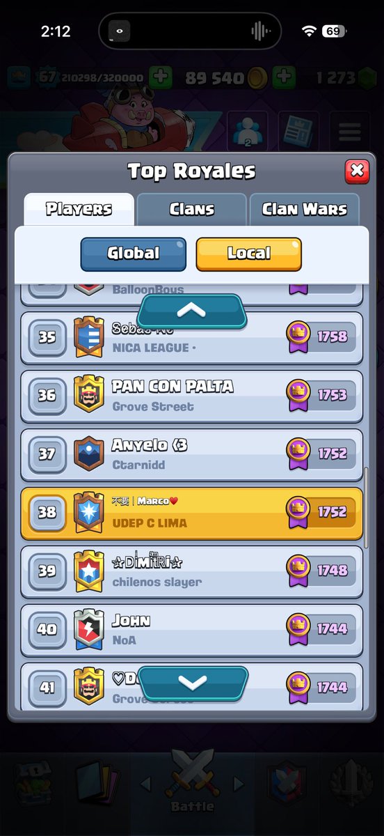 alguien pa jugar clash 😀