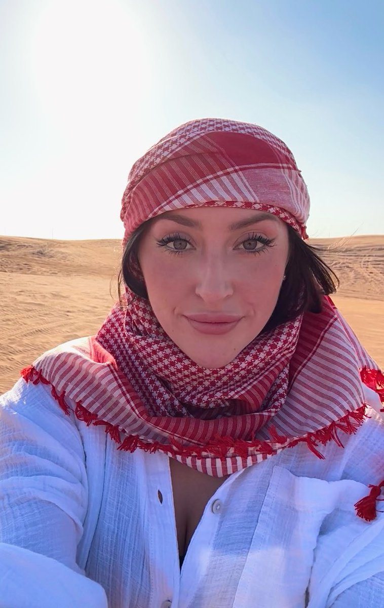 Caitlin Cook tweet media