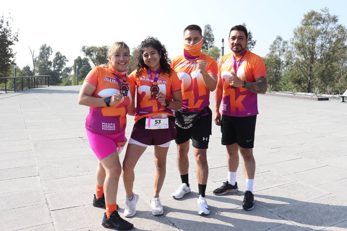 JIvanHerrera_'s tweet photo. #Domingo
Rodéate de gente que se mueve, que propone y que contagia energía. #Hoy corrimos el Medio Maratón #Bachoco y mi equipo volvió a demostrar que cuando hay espíritu, hay meta. 🏃🏻‍♂️💨🏃🏼‍♀️
#MedioMaratón
#21K
#IvánHerrera https://t.co/L5dY0FxpYz