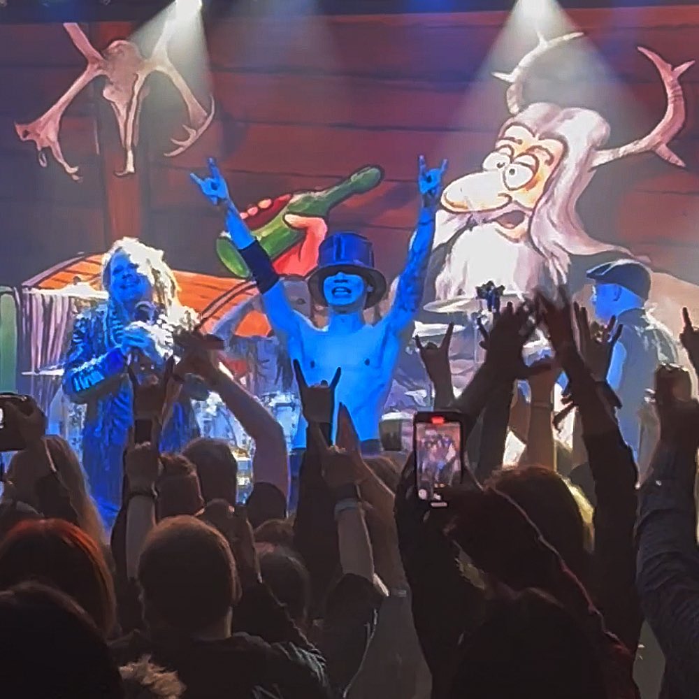 Heavy Metal-Diplomatie: Wie Taiwans Repräsentant Freddy Lim mit Musik Brücken baut

Freddy Lim, Taiwans offizieller Repräsentant in Finnland, hat mit einem ungewöhnlichen Ansatz die Aufmerksamkeit der internationalen Diplomatie auf sich gezogen:

deutsch-taiwanische-gesellschaft.de/meldungen/heav…