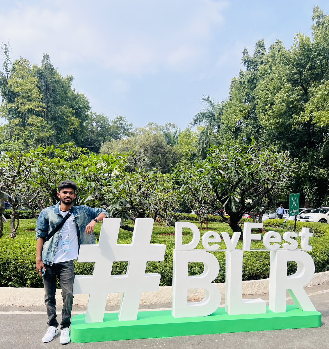 logesh_m_sfdc's tweet image. Saturday-ing in BLR 😎✨

@GDGBLR @Google @antigravity @GeminiApp @sundarpichai