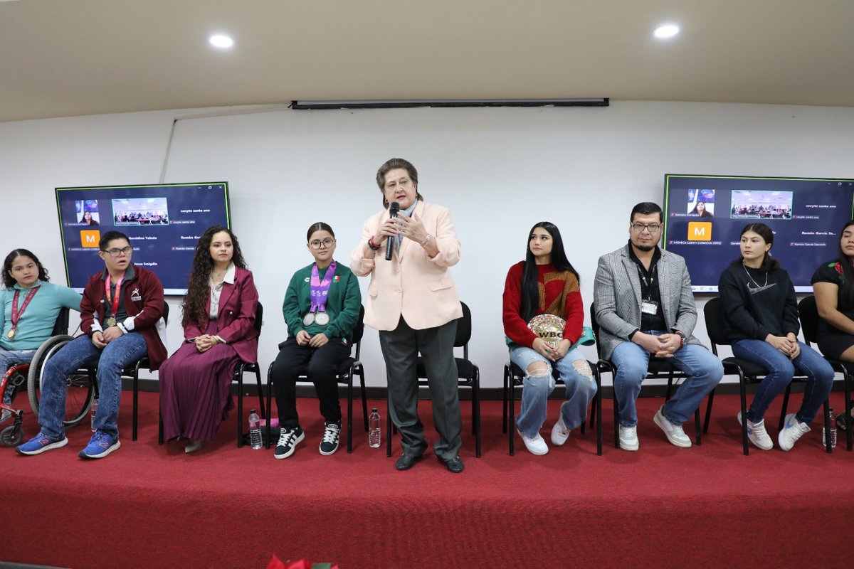 SECSonora's tweet photo. 🟠 Realiza @CecytesSonora Segunda Reunión Estatal de Directoras y Directores. 👩🏻‍🏫👨🏻‍🏫

📨 Lee el boletín completo en: https://t.co/twXPzL6SeD https://t.co/sEFR8Z8NlN