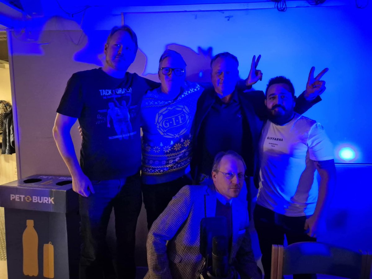 patronerna's tweet image. Stort tack till hela Patronfamiljen som dök upp &amp;amp; gjorde julfesten till precis den där härliga, högljudda &amp;amp; helt oförglömliga kvällen vi älskar. Tack till hemliga gästerna – Urban Hagblom, Dennis Olsson &amp;amp; Pontus Engblom  – som kom som hemliga gäster &amp;amp; höjde stämningen ytterligare