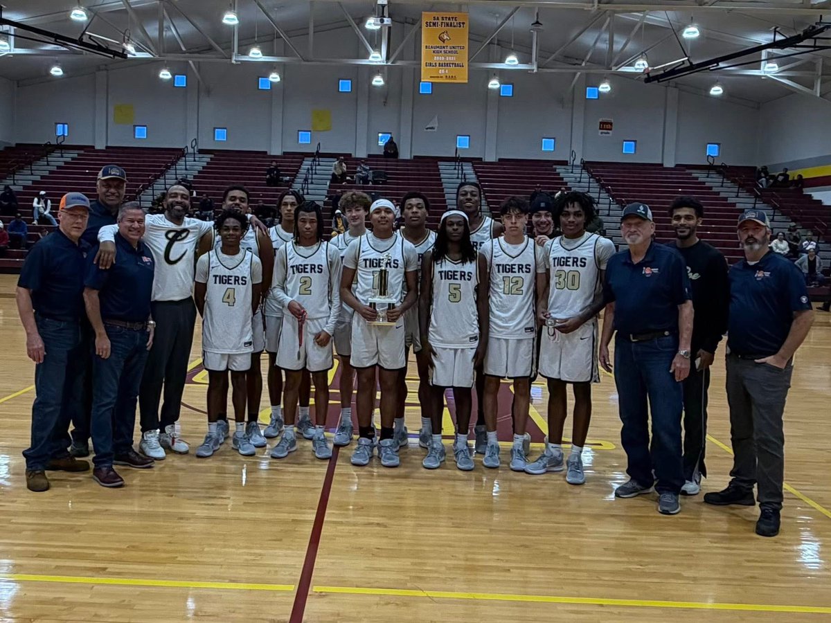 ConroeHoops's tweet photo. Varsity traveled to Beaumont and played some tough competition in the YMBL tournament. Not the results we wanted but the boys brought home the consolation championship @Easymoneybxcket and Brayden Willams made all-tournament team #sicem🐅 https://t.co/oJ3peNr69W