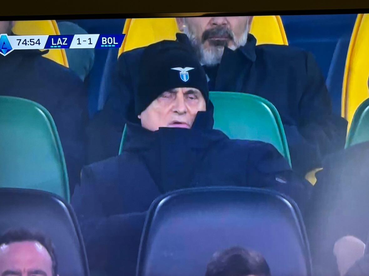 ImmobileThe's tweet photo. Mi fa ancora più schifo vederlo con qualcosa della S.S. Lazio addosso. 

#Liberala https://t.co/lbxPip7bcd