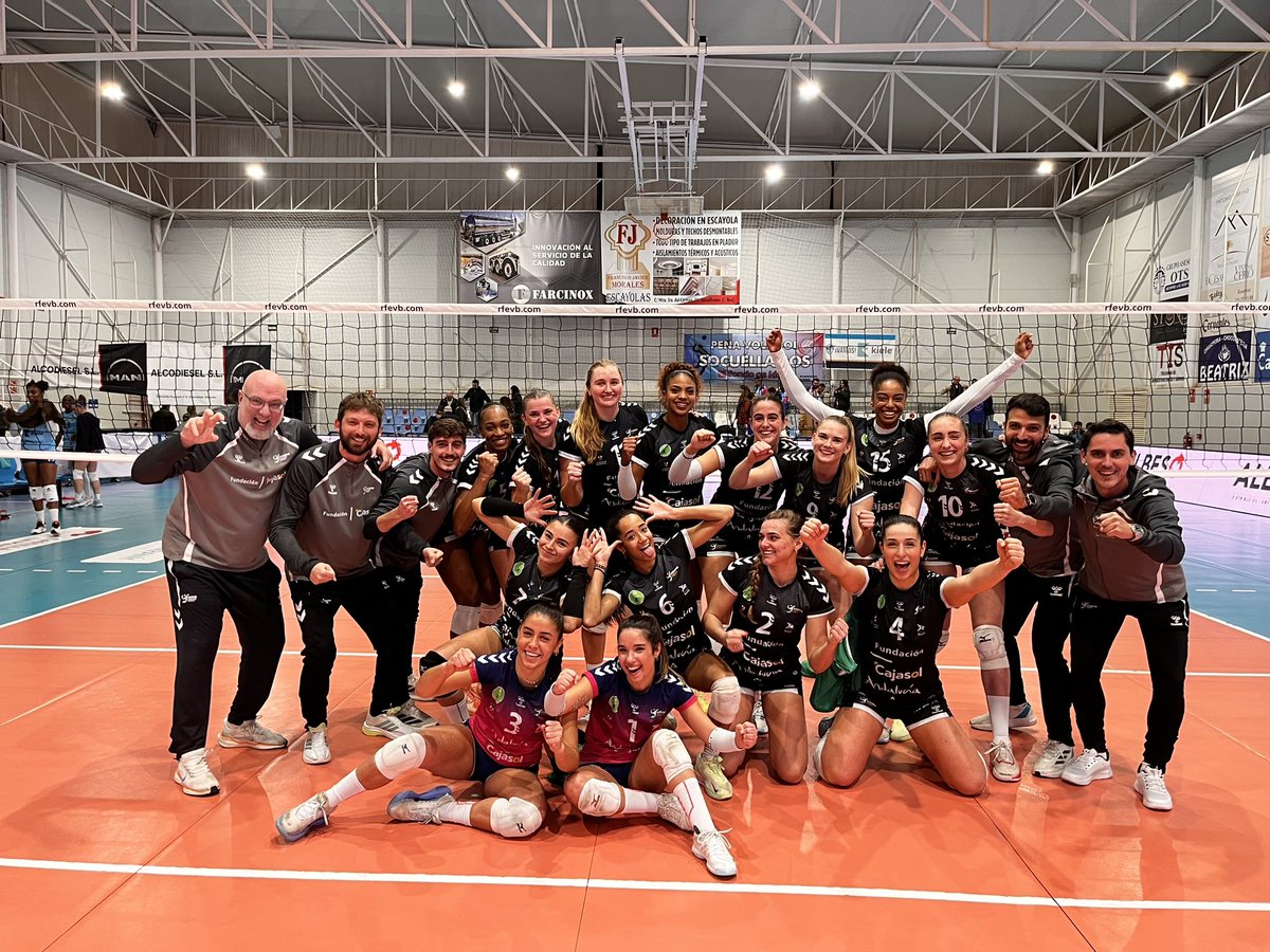 CAVEsquimo's tweet image. 💚 VICTORIAAAAAAAAAAA EN SOCUÉLLAMOS Y 3 PUNTOOOOOS DE OROOOO PARA ESTE EQUIPAZO!!!! 

💪🏽🤪 CON LUCHA y MUCHO ESFUERZO nos llevamos el cuarto set 30-32 para cerrar la victoria 1-3 

#SomosCajasol #SomosEsquimo