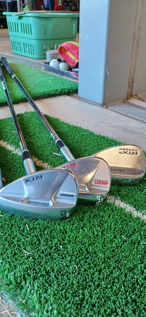 TOKU8888888's tweet photo. RTX DEEP FORGED 60度54度　RTX4 FORGED 50度
60度56度52度とどっちがいいか悩む、、、、75ydくらい打つには56度がいいんだが、90ydとかになると54度のがいいし、ほんまに悩む
115ydは52度がいいし、130ydになると50度がいい。どないせーちゅうねん！ちなみにPWは140yd強くらい
#ウェッジ　#RTXDEEP https://t.co/g9A4Ma0xzE