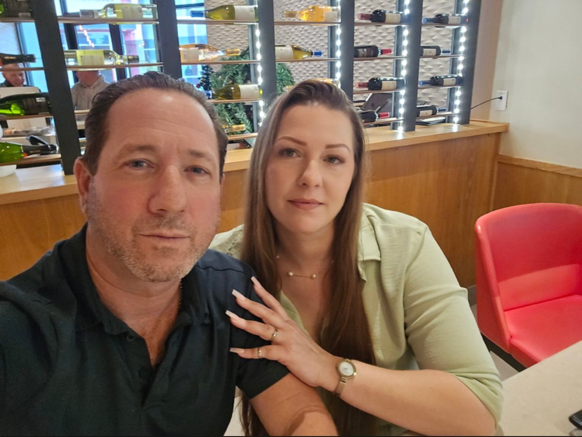 DrexInFX's tweet image. Christmas shopping with my love. 19th Christmas together ❤️