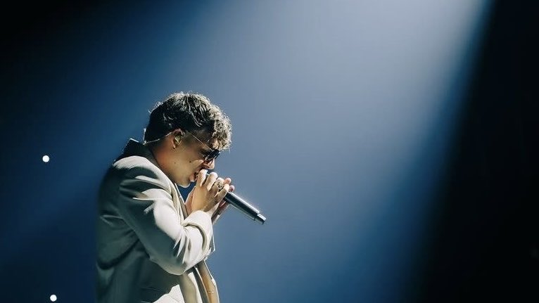 PEDRO. 

La persona que salvó mi vida. Hoy cumple 24 años y no solo lo quiero felicitar, también agradecer por formar parte de mi día a día, de acompañarme en momentos malos y buenos, de ayudarme a encontrarme a mí mismo a través de sus canciones.