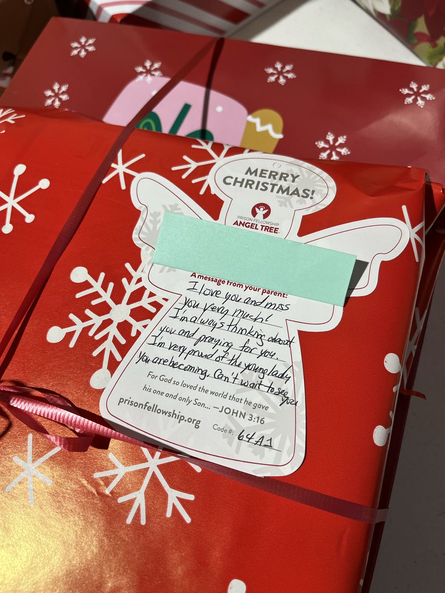 str8st's tweet image. Pray as Jeri Harris and her amazing team have started collecting and wrapping Prison Fellowship Angel Tree gifts. Blessed as Straight Street started this partnership in 1999.