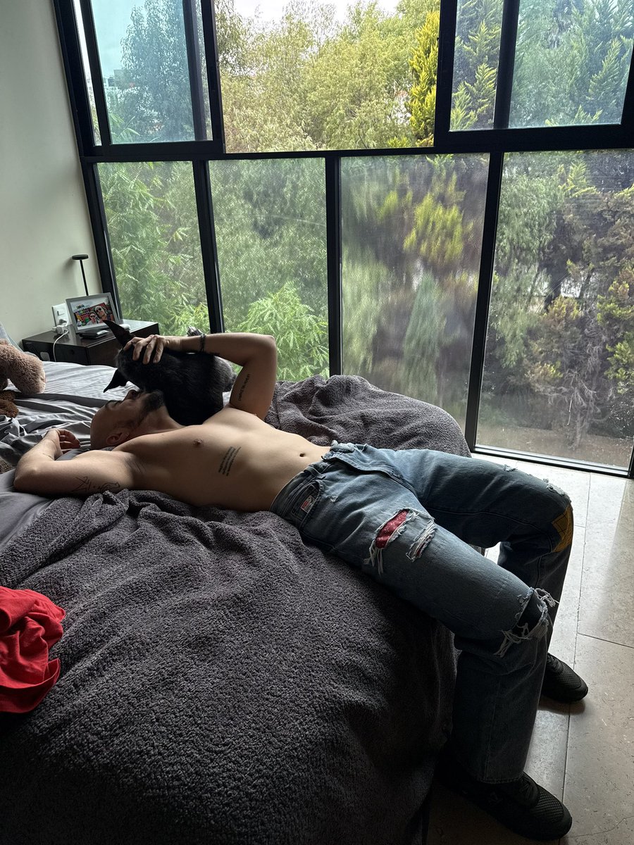 IsaacTapia5's tweet photo. My bf took me fotos chidas https://t.co/qWbNUn7scM