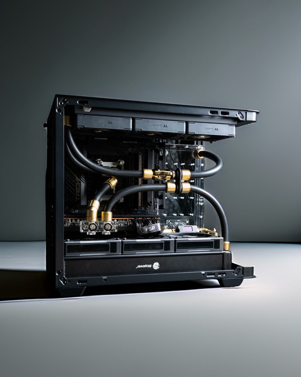 XPCMTeam's tweet image. Project JPS by @CpkNicolas 

#pcbuild #pcsetup #pcmodding #gamingpc #custompc #xpcm #watercooling #customloop #bitspower