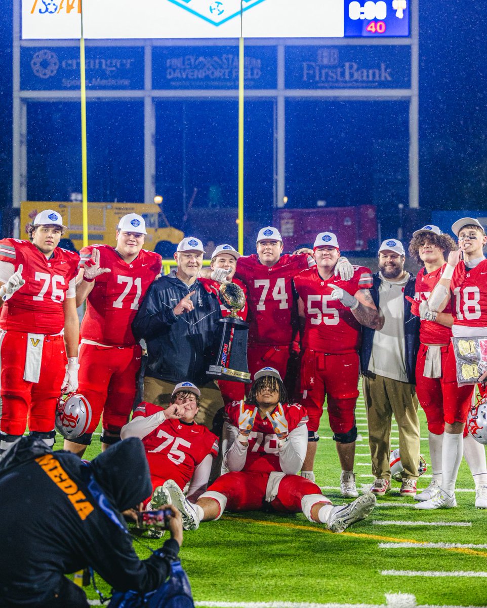 CashFreeman9's tweet image. Started the season with a goal and we brought back the Gold Ball. 
Thank you Coach @ErikKimrey and Coach Willoughby for everything. GBR

My Jr. season highlights 
hudl.com/v/2SUcGz
