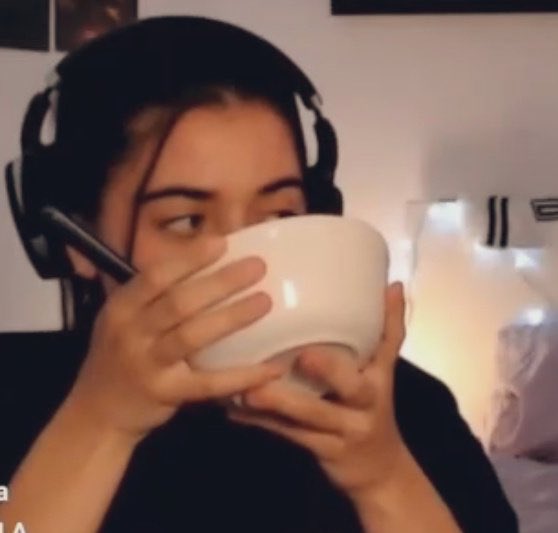 Perdona pero yo iba solo a robarme a Olivia, y la carne… muy muy hecha porfavor y gracias