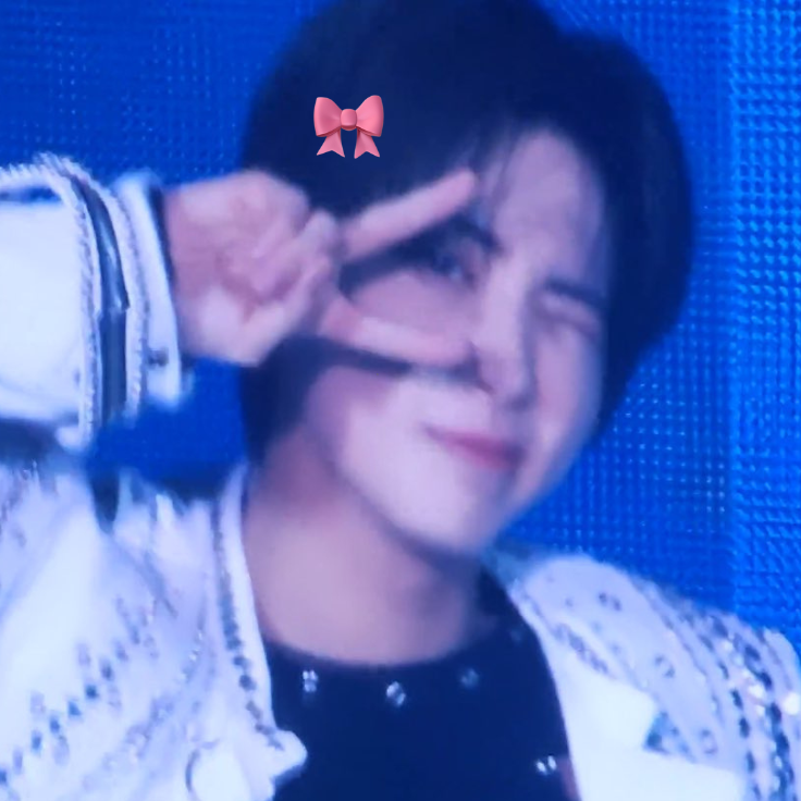 tyuninbows's tweet photo. i love when he act like cute kitty princess https://t.co/kPUqMbyVhi