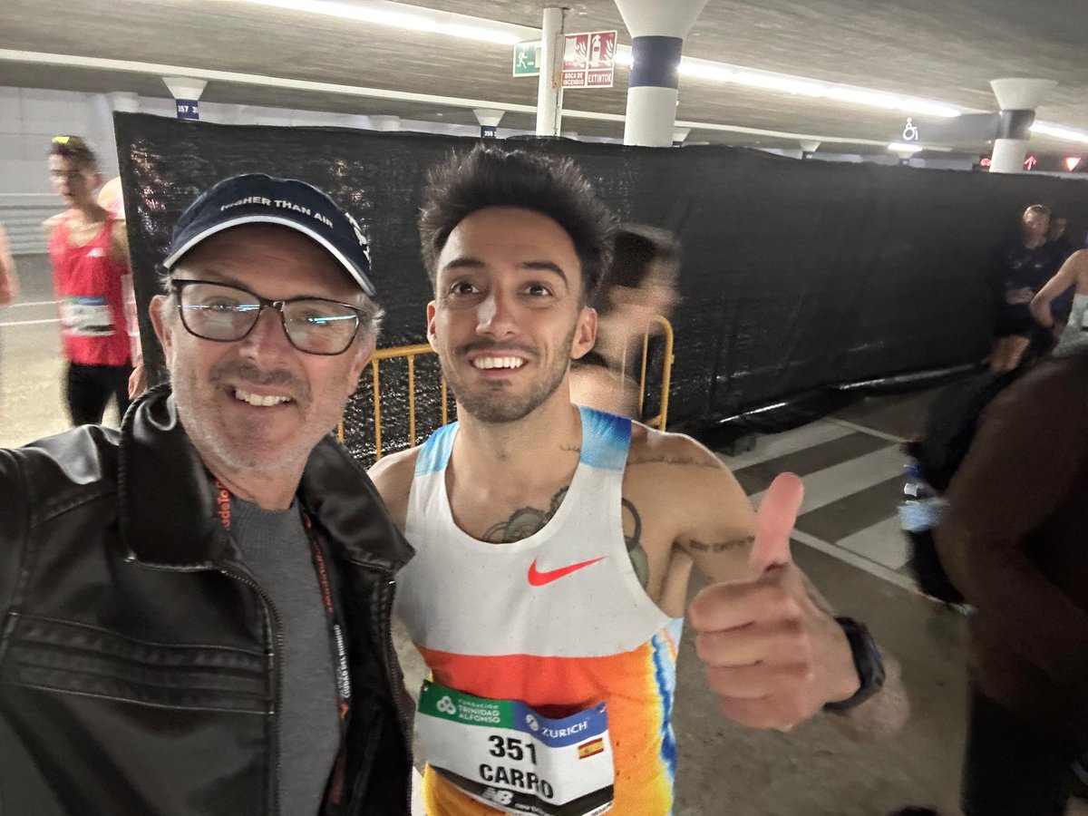 A mí me gusta contar estas cosas, pq a los entrenadores nadie los ve. Pero hoy, en el magnífico 2h09m07 de <a href="/SUBETEALCARRO/">Fernando kipkemoi Carro OLY</a> en <a href="/maratonvalencia/">Maratón Valencia</a>, Antonio Serrano salió a las tres de la mañana de Madrid y a las seis estaba en su habitación para acompañarle a la salida.