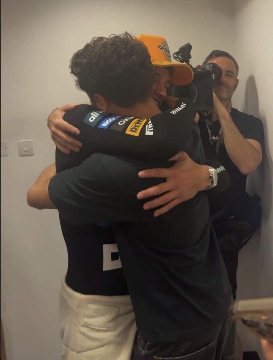MFewtrellDaily's tweet photo. From day one, through it all🧡💜 https://t.co/Wb7EycFI17