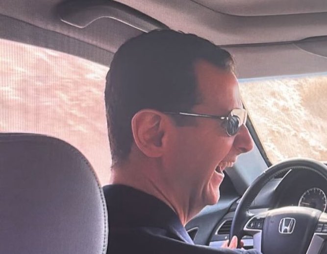 شعب يقدس الجهل والعادات المتوارثة، ويخشى اي فكرة ومفكر خارج هذا الصندوق، من الطبيعي ان يحكمه وريث معتوه في جمهورية لا مملكة، وبعد سقوطه البديل من تنظيم القاعدة في العراق مضطر لتنازلات كبرى ليتم تقبله كغير ارهابي من الغرب والشرق وإسرائيل.

شعب جسده في الحاضر وعقله في القرون الوسطى