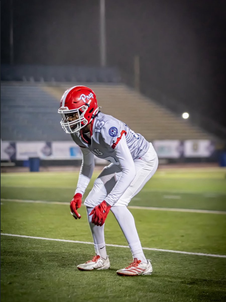 KamronRoberts9's tweet image. 8 Tackles
1 handed int
6 PBUs
0 catches in Man Coverage