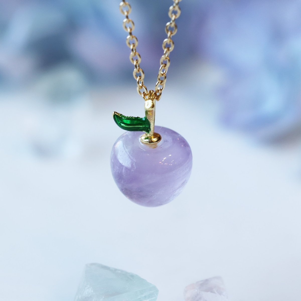 海福雑貨通販部の【鉱物アクセサリー】に、アメジストの林檎ネックレス