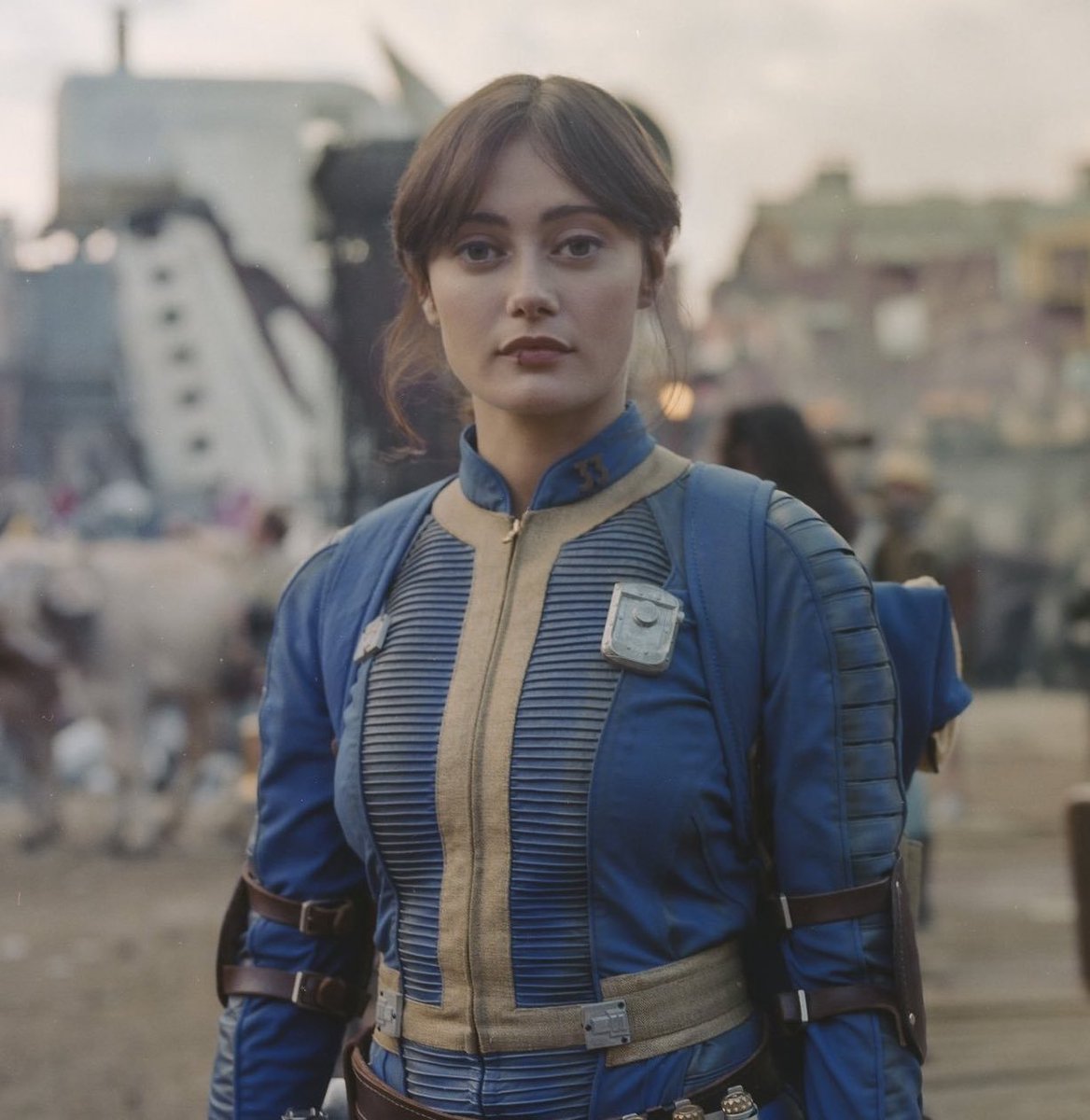 CultureCrave's tweet image. Jonathan Nolan says they're planning to start filming 'Fallout' S3 in Summer 2026 ☢️

He’s aware of how long shows take to release these days — their goal is to release new seasons as fast as possible 

(via @IGN)