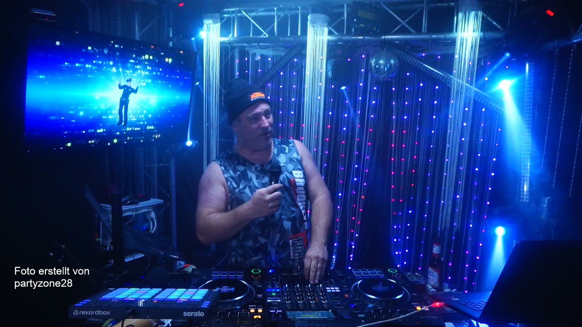 djbierfahrer's tweet image. Was für ein geiler Sonntags-Livestream! Danke für den riesigen Support! Raids von dj_tom_lindau &amp;amp; dj_vip_md Einfach nur Liebe! 🙌✨#sonntagslivestream #streamliebe #megaraid #dankefüreuch #communitylove #supportistkeinmord
