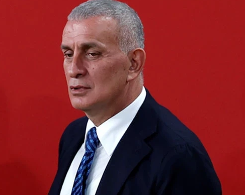 🗣 Gökmen Özdenak: "TFF Başkanı İbrahim Hacıosmanoğlu, Galatasaray'la uğraşmaktan işine konsantre olamıyor."