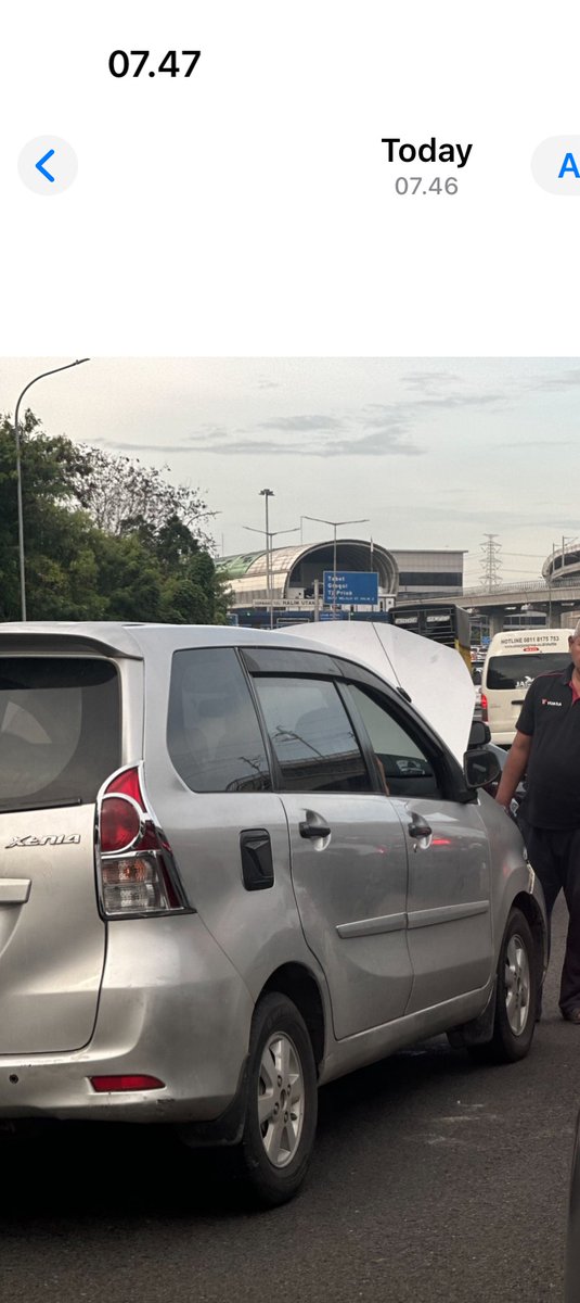 hardhirif's tweet photo. Info min @PTJASAMARGA , mobil kendala sebelum gate halim https://t.co/Zivsly8nZR