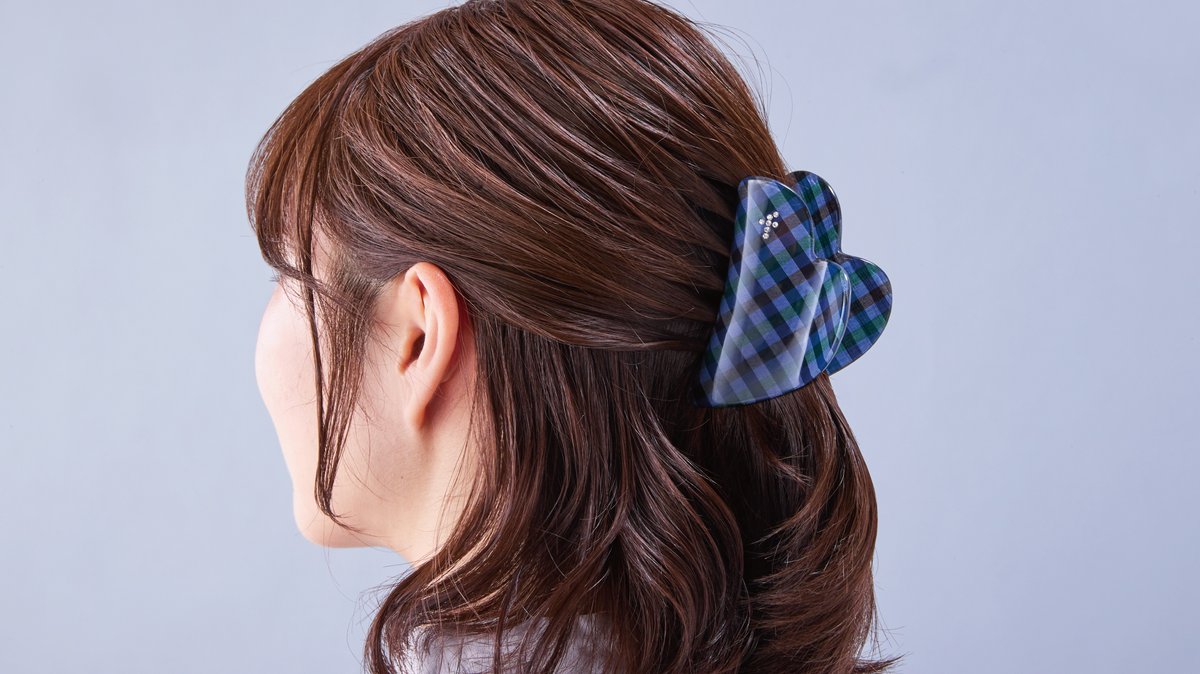 新色の青系ファミリアチェック登場！ ヘアアクセサリー本日より販売