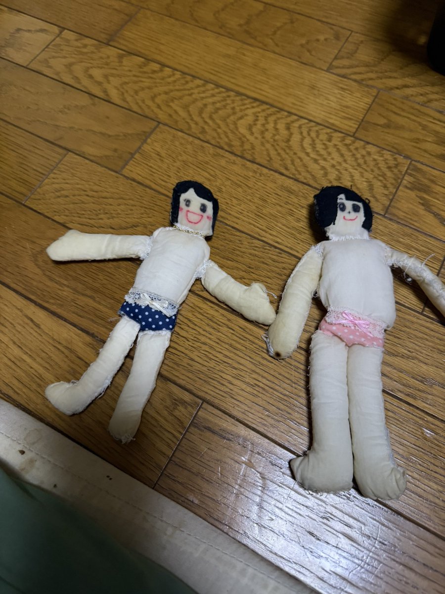 今週末の生誕ライブにニューシングル第一弾『だれかの好きな人』の新曲発表あるから、楽しみ過ぎてみゆちゃん人形1号2号とマツを洗った😆キレイキレイ✨マツは今脱水かけられてる🥺

皆さん時間ある方も無い方も品川J-SQUARE で生誕ライブあるから遊び来て下さい٩( ᐛ )( ᐖ )۶🍌