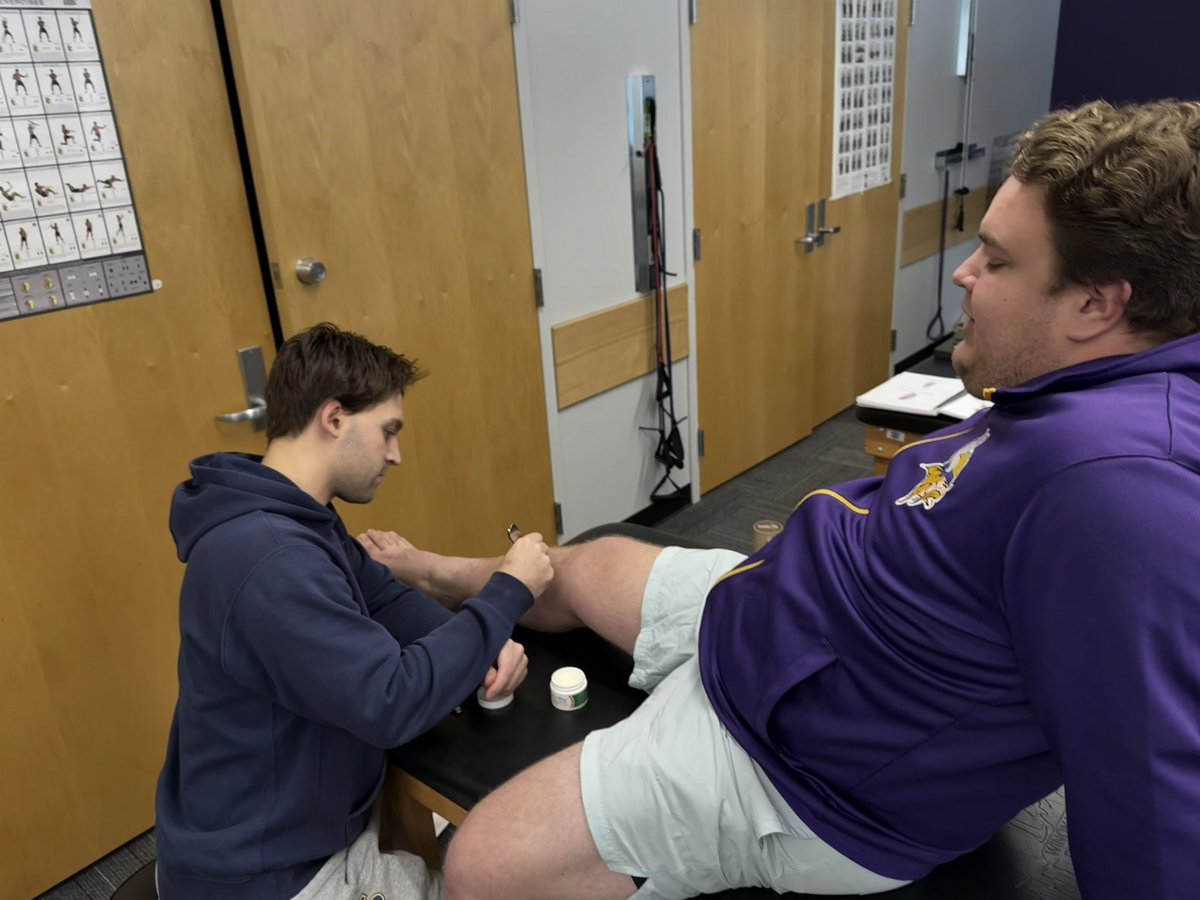 WSU_ATProgram's tweet photo. Our first and second year MSAT students completed the Graston Essentials M1 training today! Graston is a form of instrument assisted soft tissue mobilization. This additional skillset will help them in providing patient-centered care.
#valueadded #at4all #grastontechnique https://t.co/yt9G9f1pcj