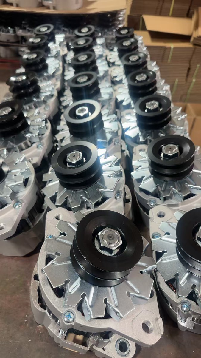 GoldenMotorPart's tweet image. 🚜⚡ Is your construction machinery having these issues lately?
❓ Slow starting?
❓ Unstable voltage?
❓ Sudden power loss during operation?

⚙️ MT325 | 24V-50A | High Efficiency | Heavy-Duty Performance