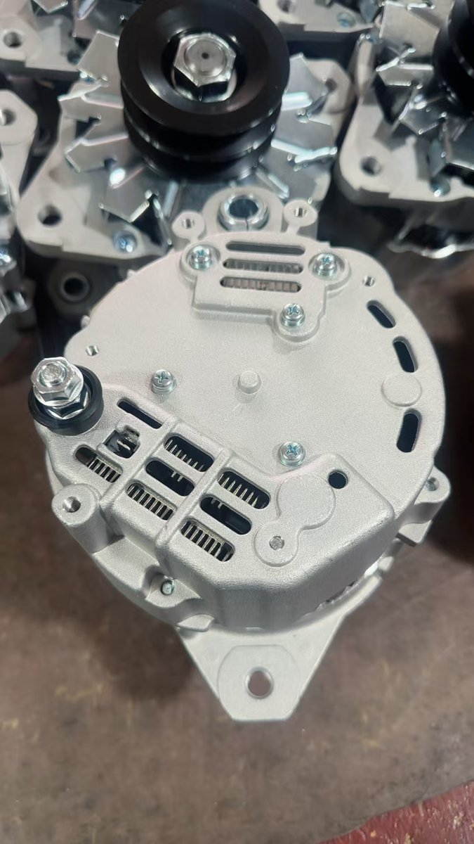 GoldenMotorPart's tweet image. 🚜⚡ Is your construction machinery having these issues lately?
❓ Slow starting?
❓ Unstable voltage?
❓ Sudden power loss during operation?

⚙️ MT325 | 24V-50A | High Efficiency | Heavy-Duty Performance