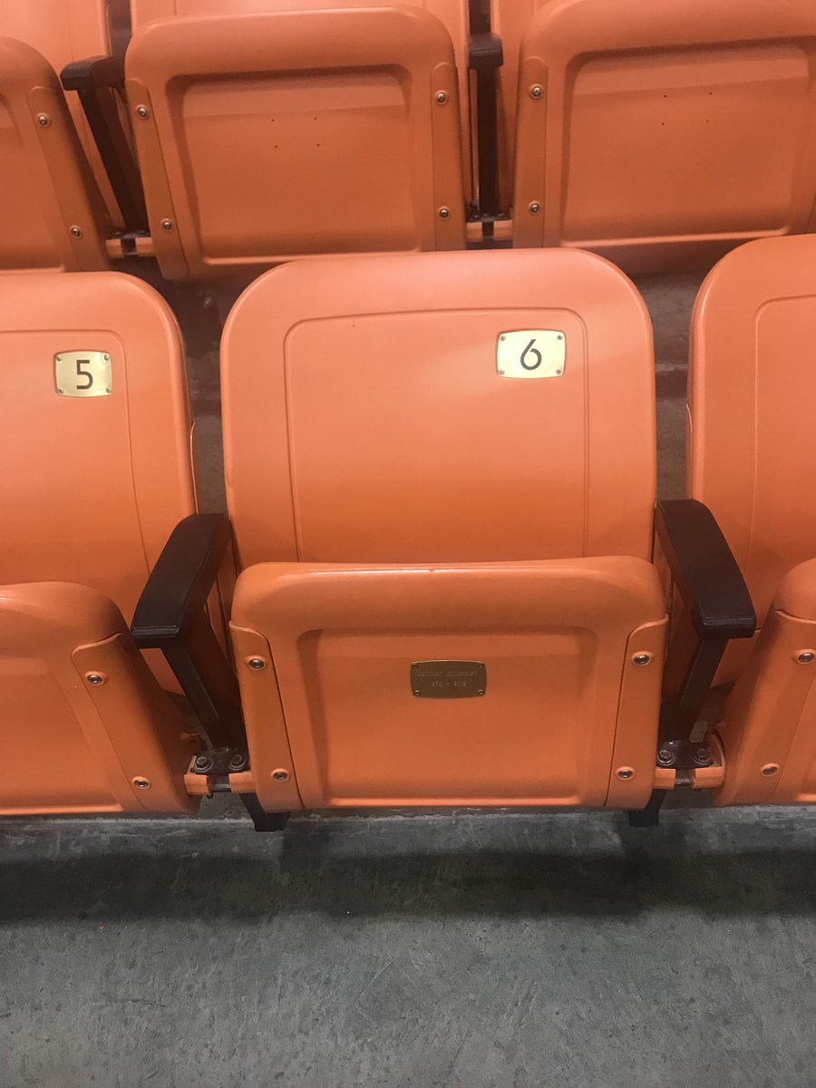 Patches439's tweet photo. while at the rink for commercial league I went to go see dads seat for some reason ❤ miss him loads https://t.co/psWBH9iCOs