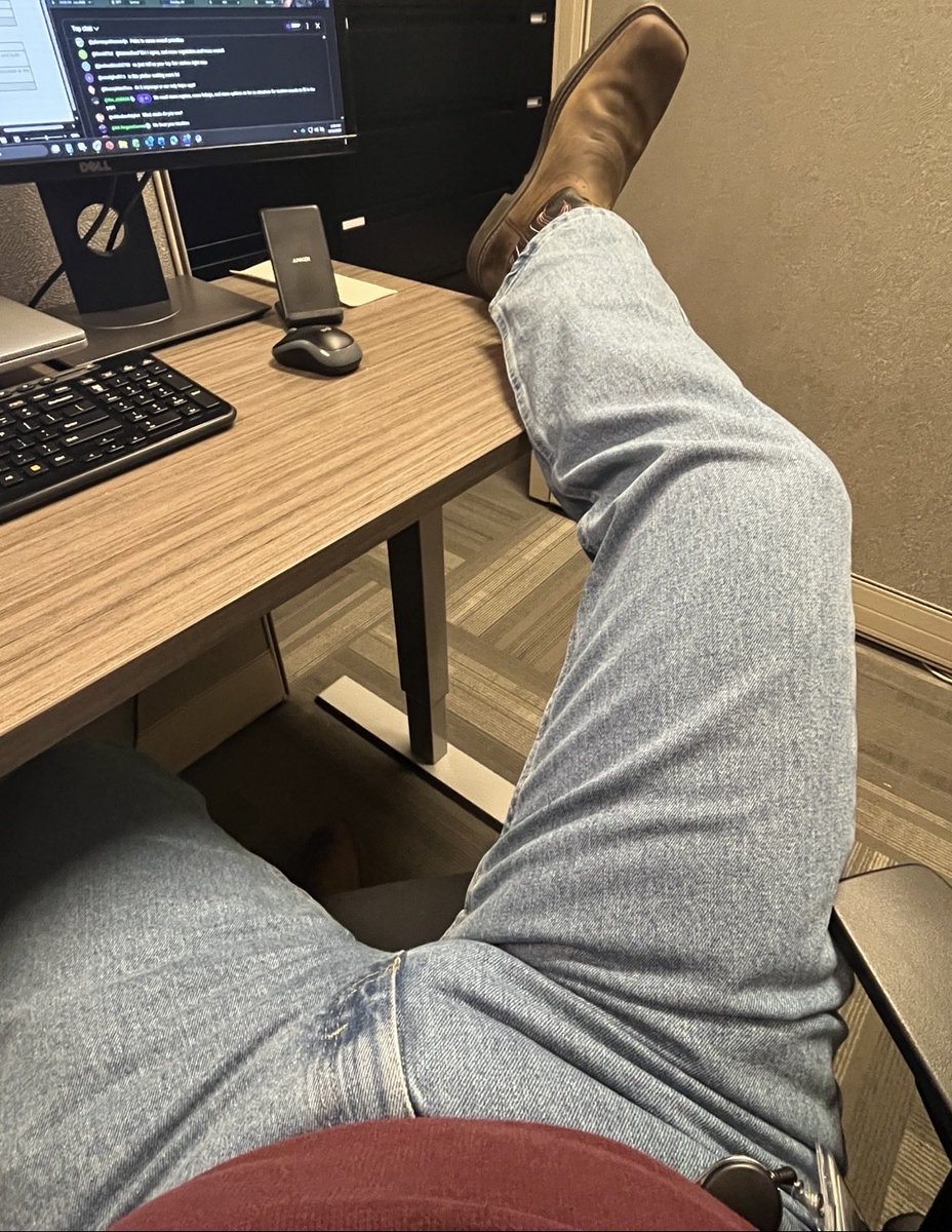 You see me sitting like this at my desk, wyd?