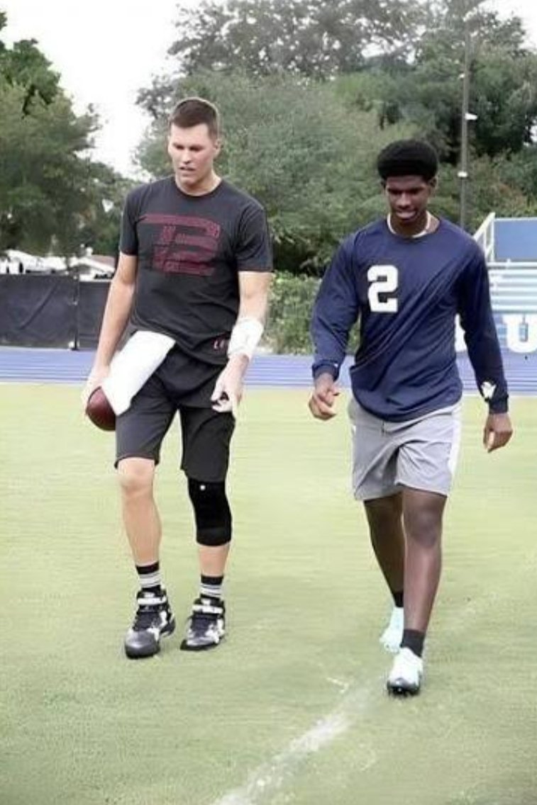 VeeWill2's tweet image. Not this convo again. He's NOT the only QB that tapped the ball. Mahomes, Stafford, TOM Brady, etc. did/does it. I don't care if they're HOFs/elite QBs, they patted the ball. Now its a problem. No one said "clean it up" about them. 

Did you forget Brady mentored Shedeur?