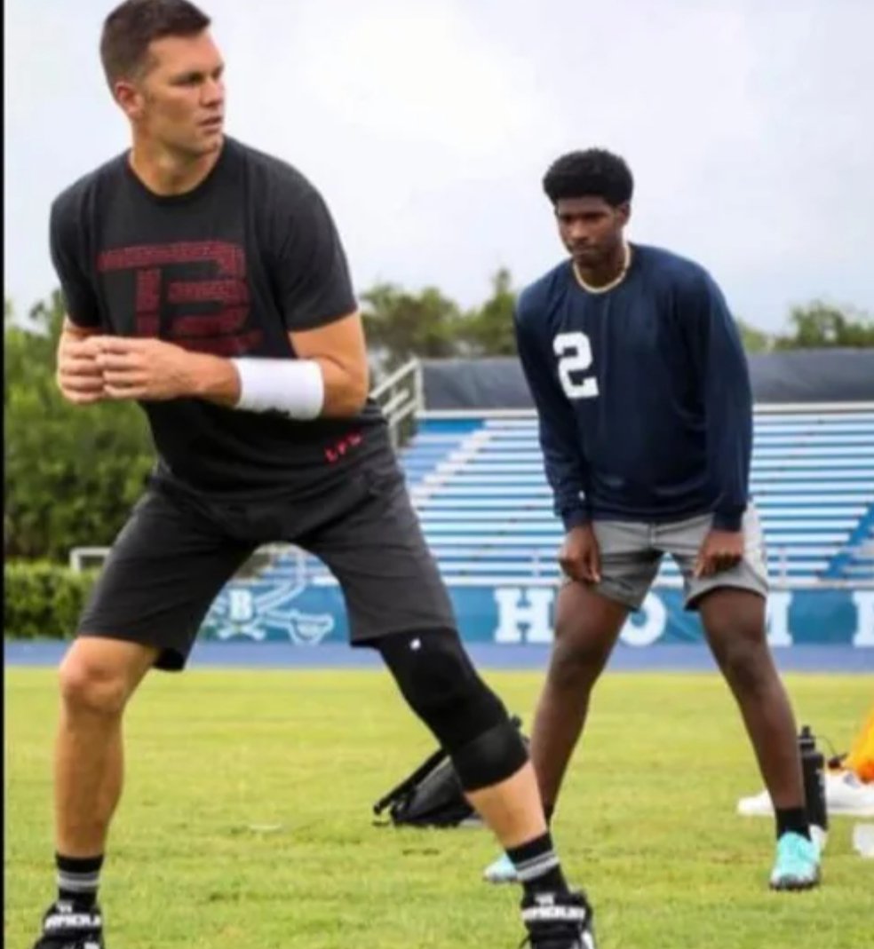 VeeWill2's tweet image. Not this convo again. He's NOT the only QB that tapped the ball. Mahomes, Stafford, TOM Brady, etc. did/does it. I don't care if they're HOFs/elite QBs, they patted the ball. Now its a problem. No one said "clean it up" about them. 

Did you forget Brady mentored Shedeur?